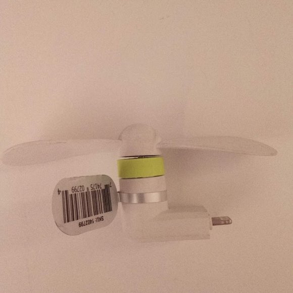 New SMART Accessories White Plug And Play Mobile Fan - Picture 4 of 5